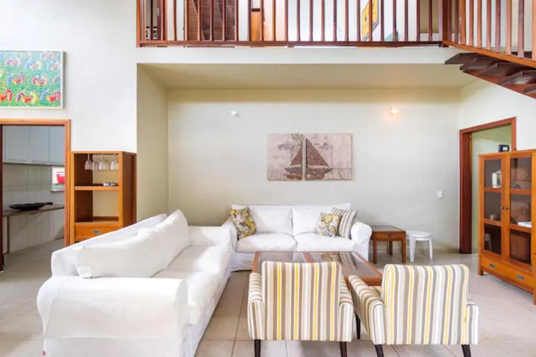 Casa de férias Do Sape: Beachfront With Pool And Pizza Oven